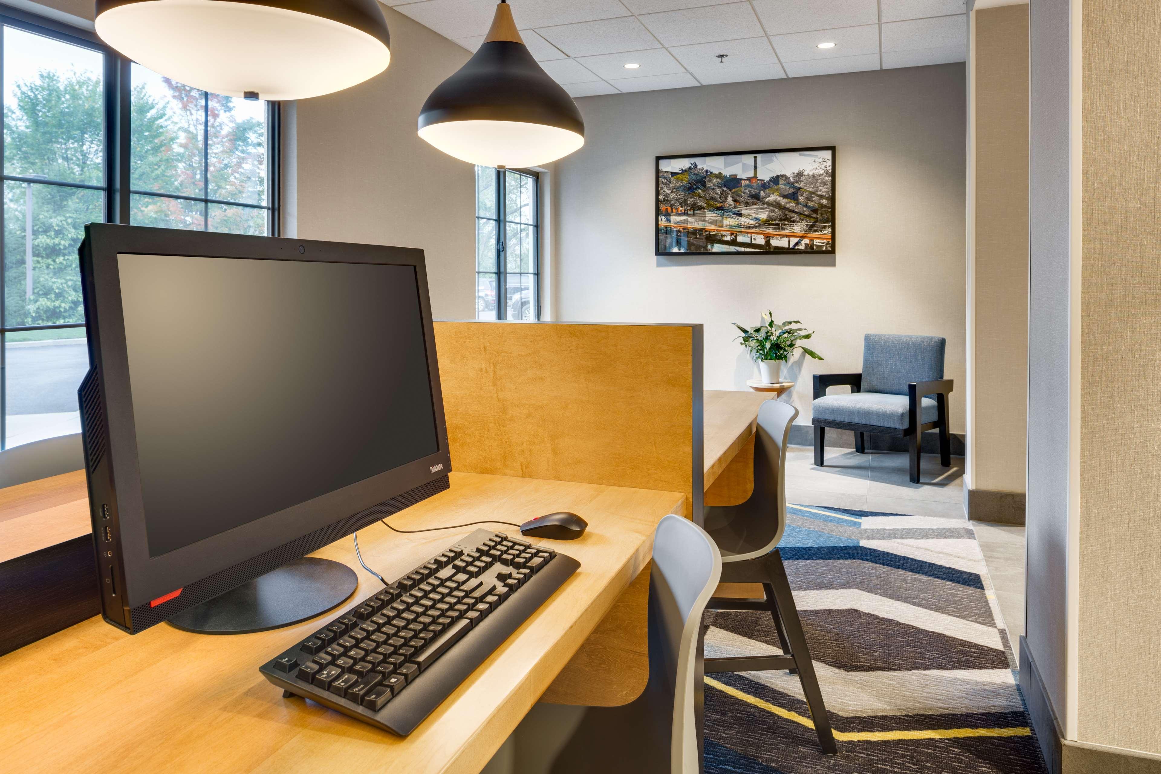Hyatt House Boston Waltham Hotel Екстериор снимка