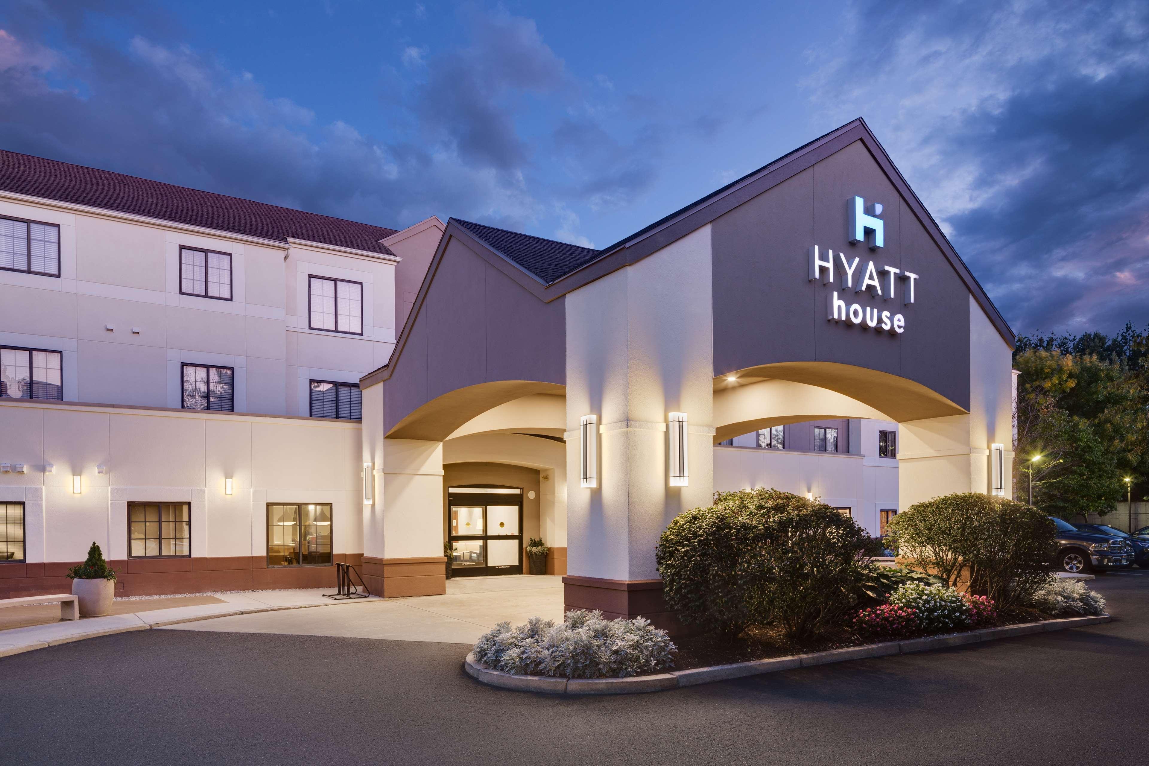 Hyatt House Boston Waltham Hotel Екстериор снимка